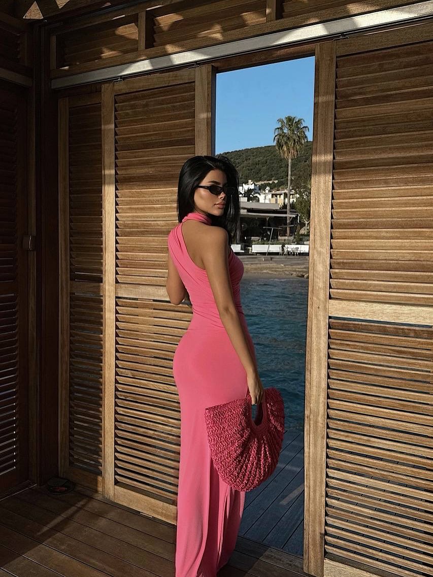 Robe longue asymétrique rose