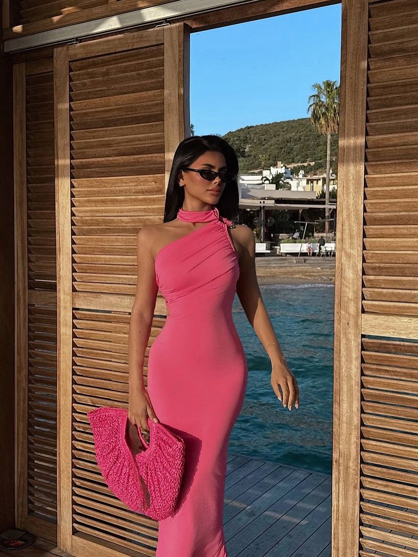 Robe longue asymétrique rose